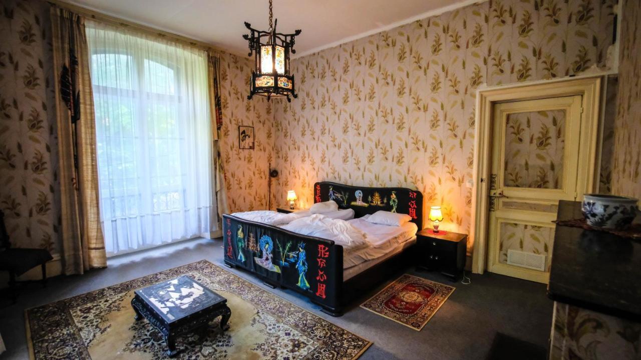 Private Castle With Park - Chateau Guillermo La Moncelle Ngoại thất bức ảnh